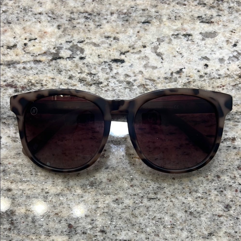 Blenders Cat 3 Tiger Mark Tortoise Shell Sunglasses